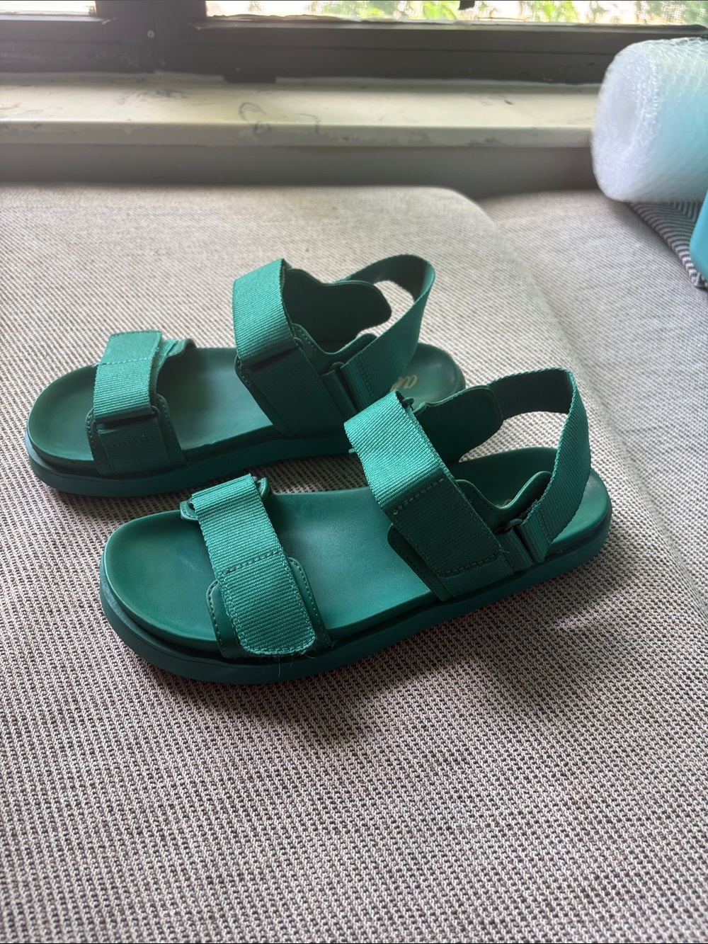 aerie women’s green Adjustable Strap Sandals